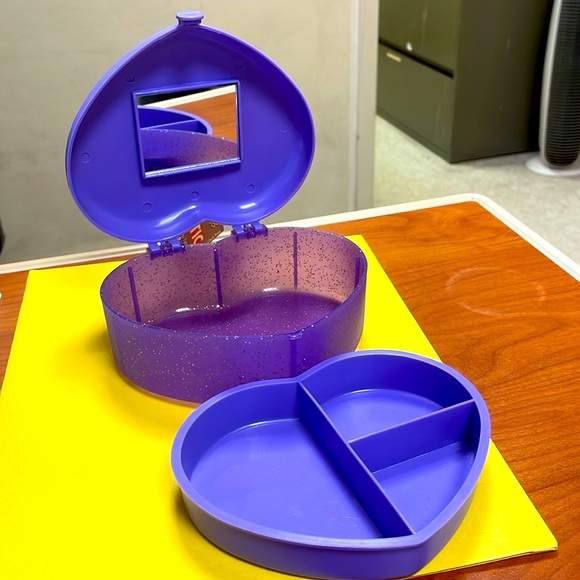 **SOLD** NWT GLITTER LOOKS HEART Cosmetic Case - Picture 3 of 6